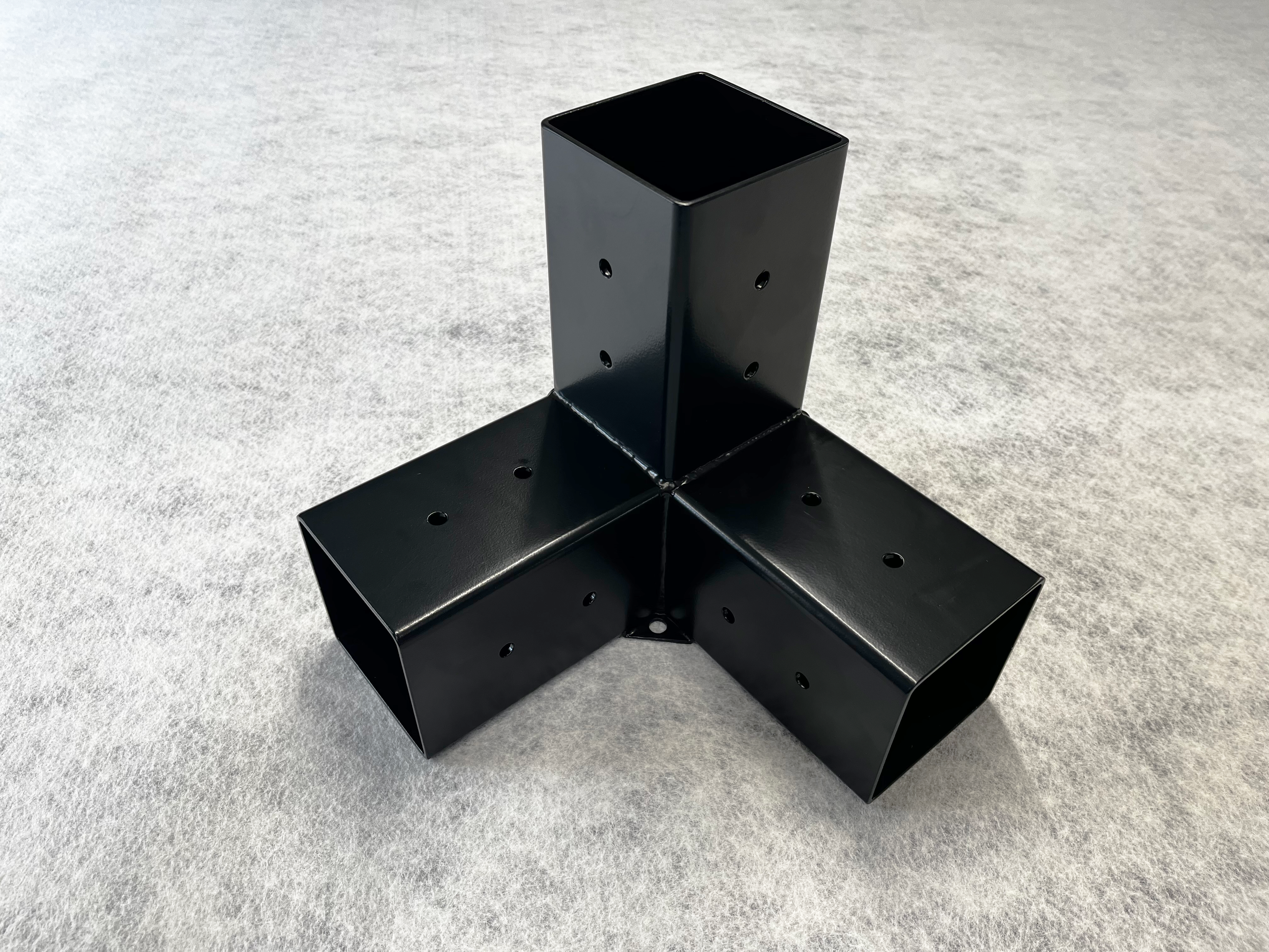 3-way Corner Bracket for Pergola (95x95mm lumber).