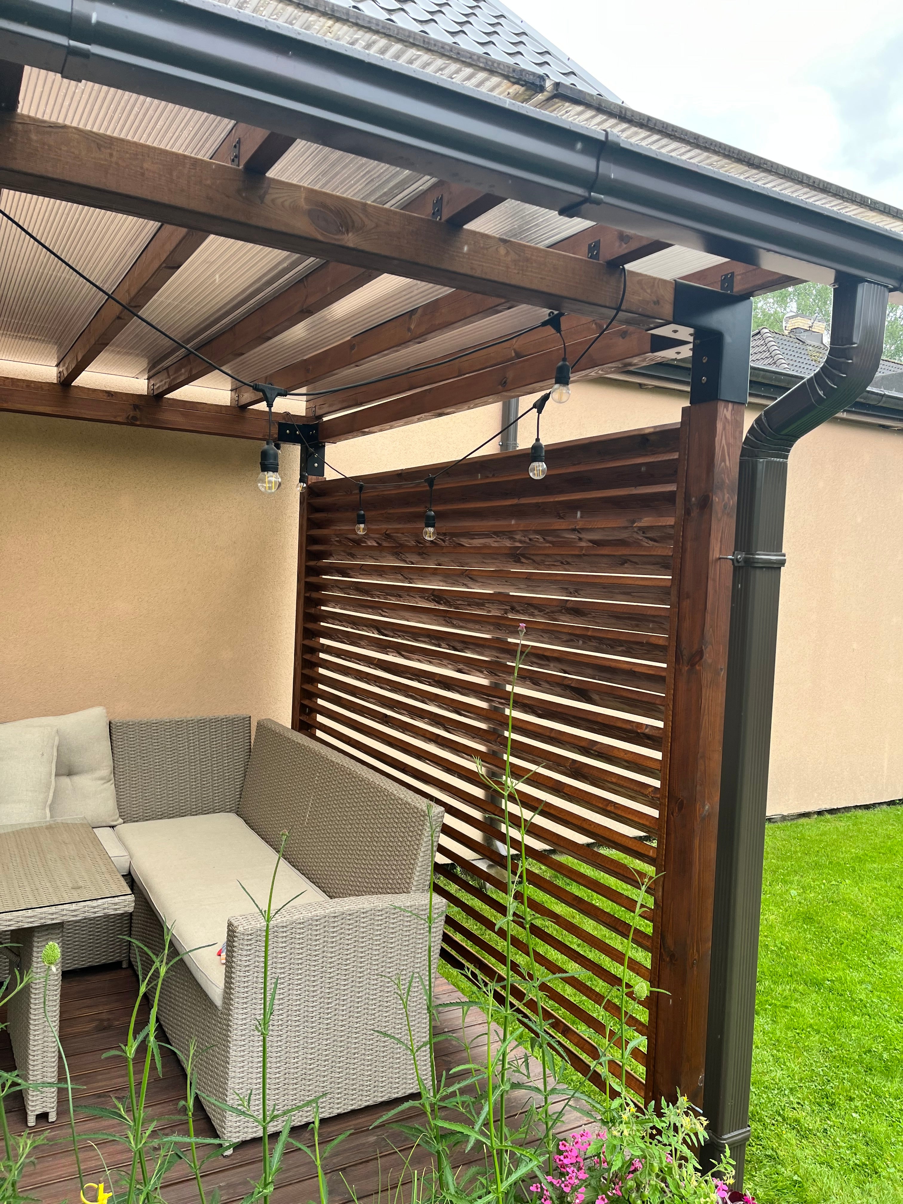 Windbreak/privacy walls from wood.