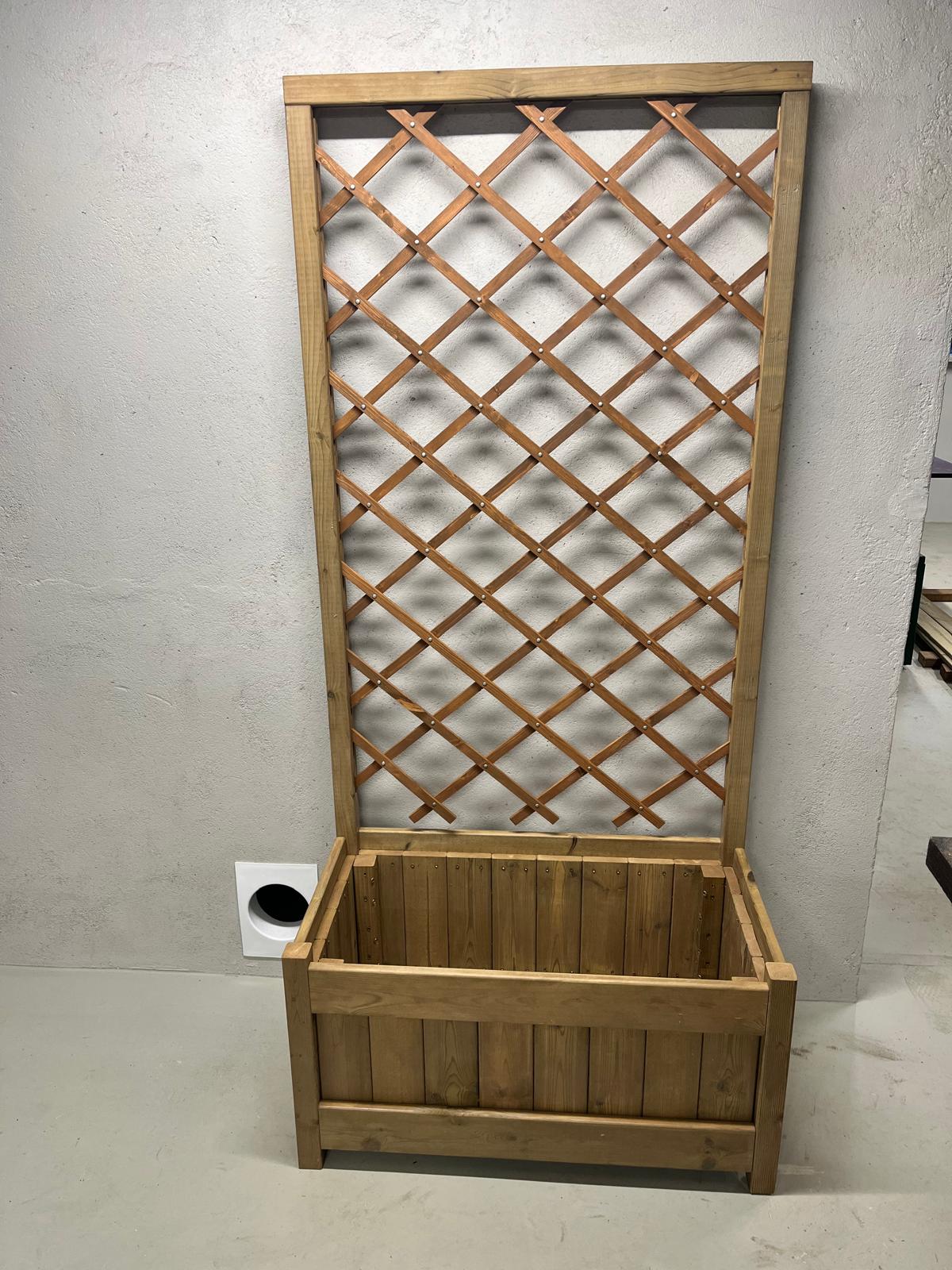 Flower box(trellis).