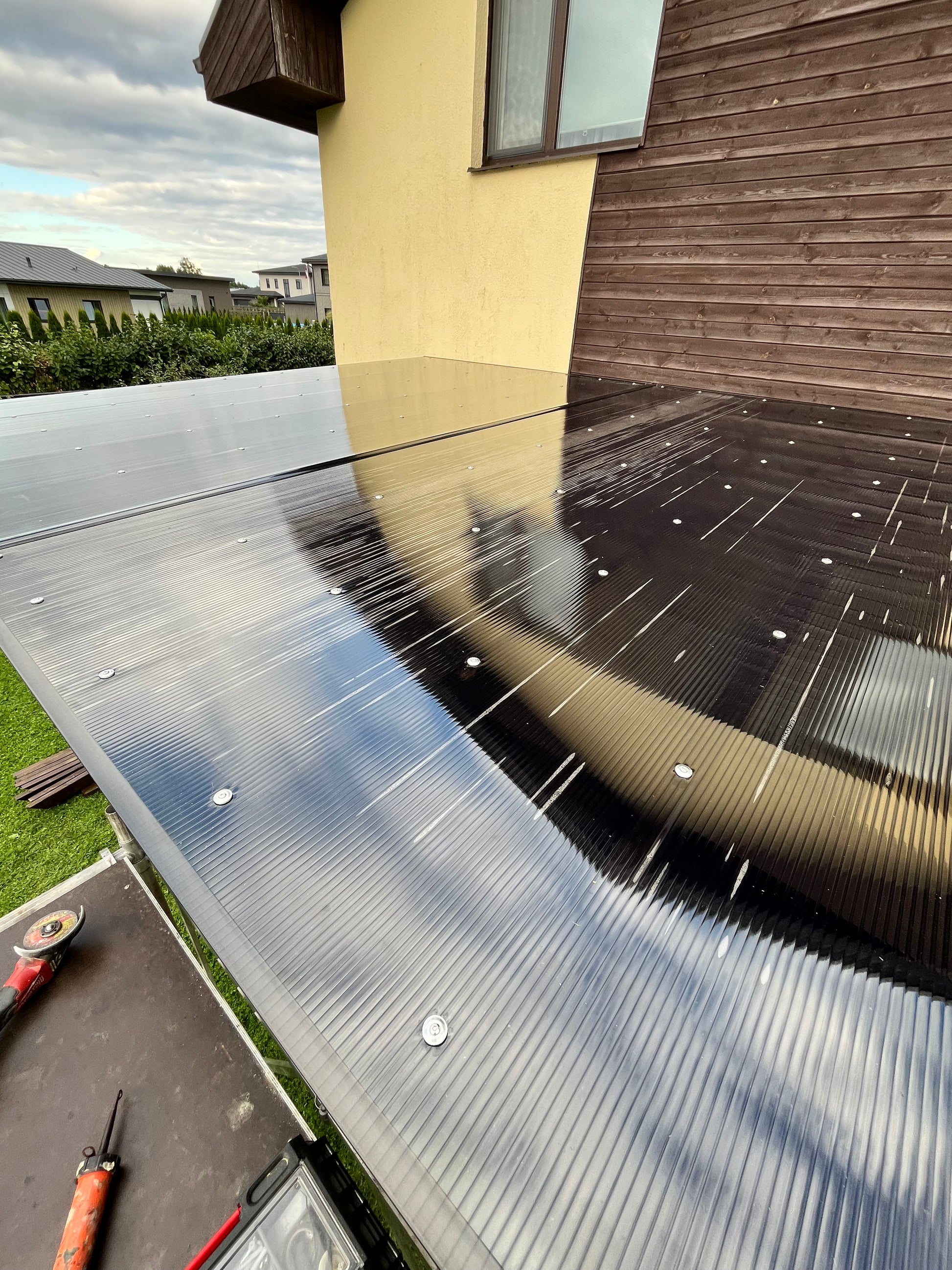 roof with polycarbonate