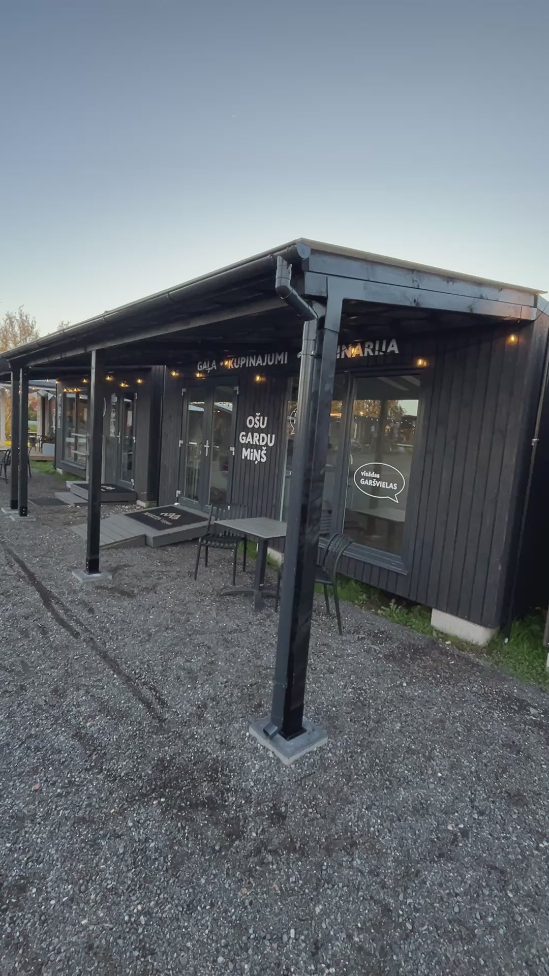Modulāra "Saliec pats" nojume, kas balstīta pret sienu, 6mx3,5/2,5m