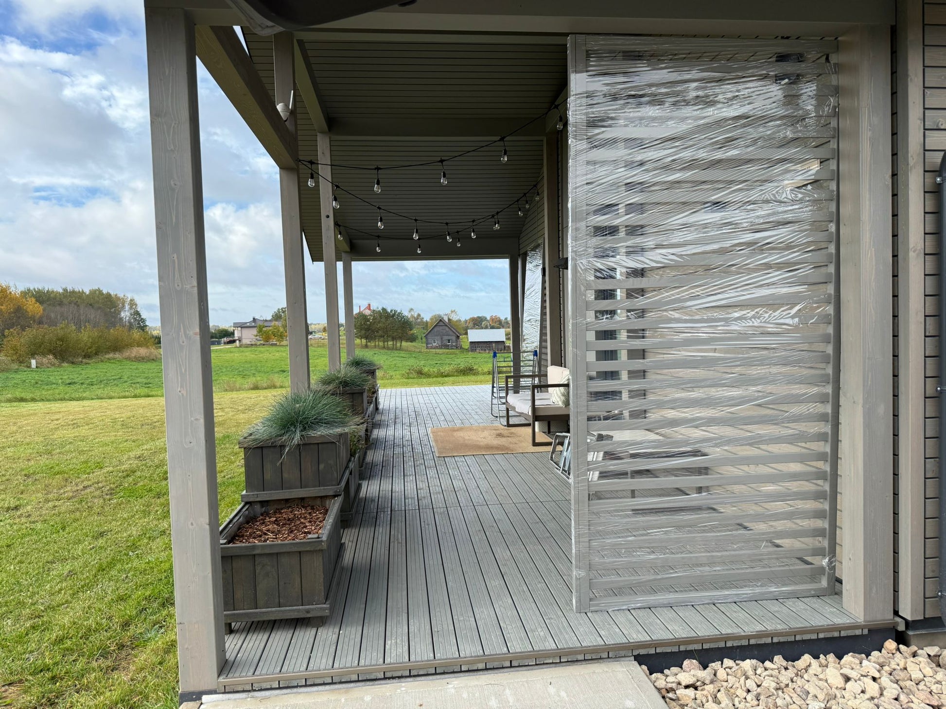 Windbreak/privacy walls from wood.