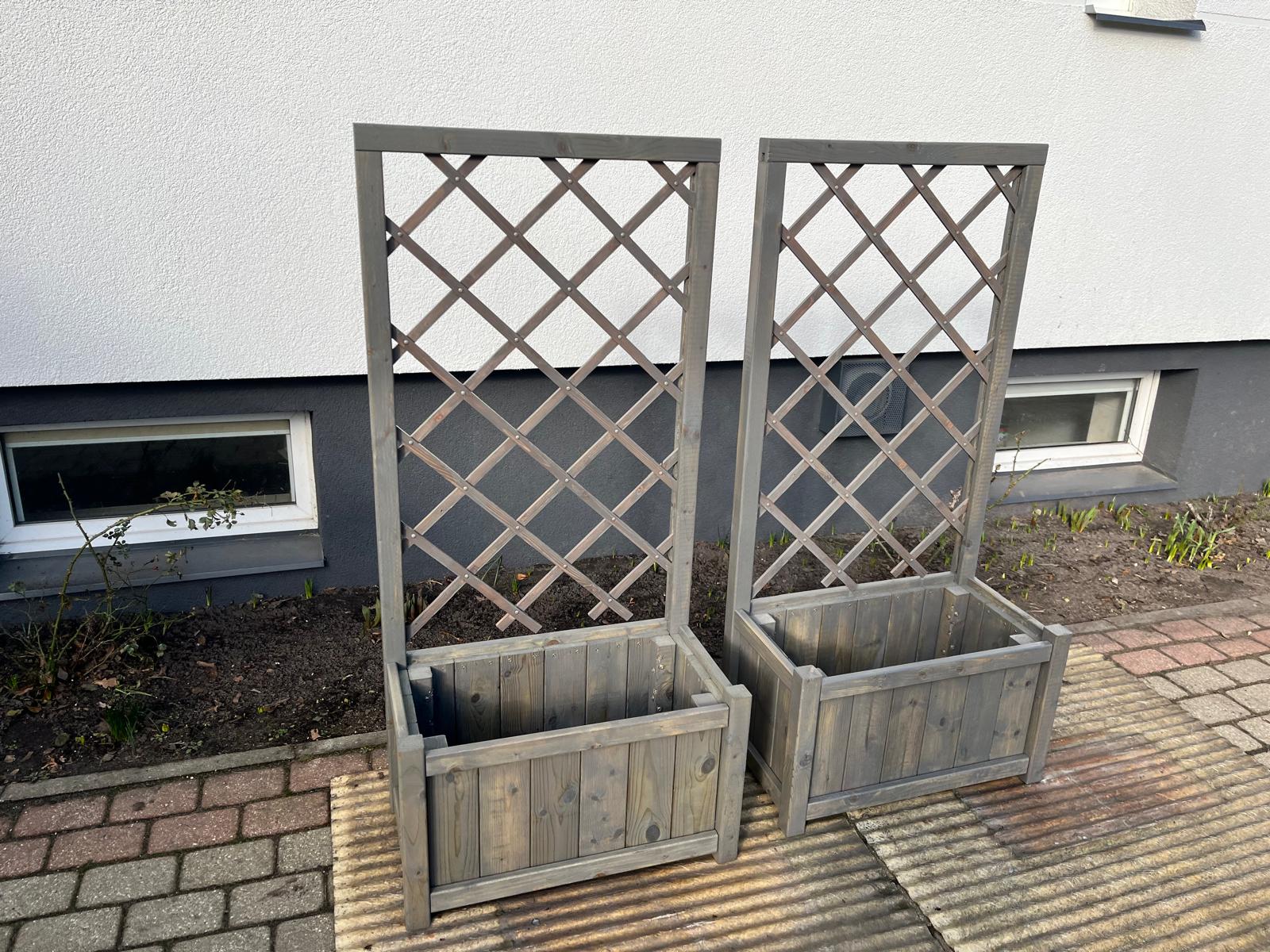 Flower box(trellis).